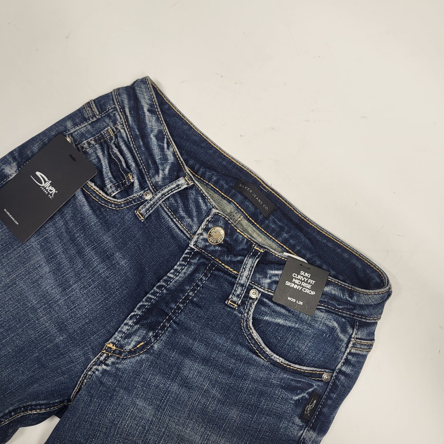 SILVER JEANS CO Suki Curvy Fit Mid Rise Skinny Crop Sz 29 Orlando L43975SCV384