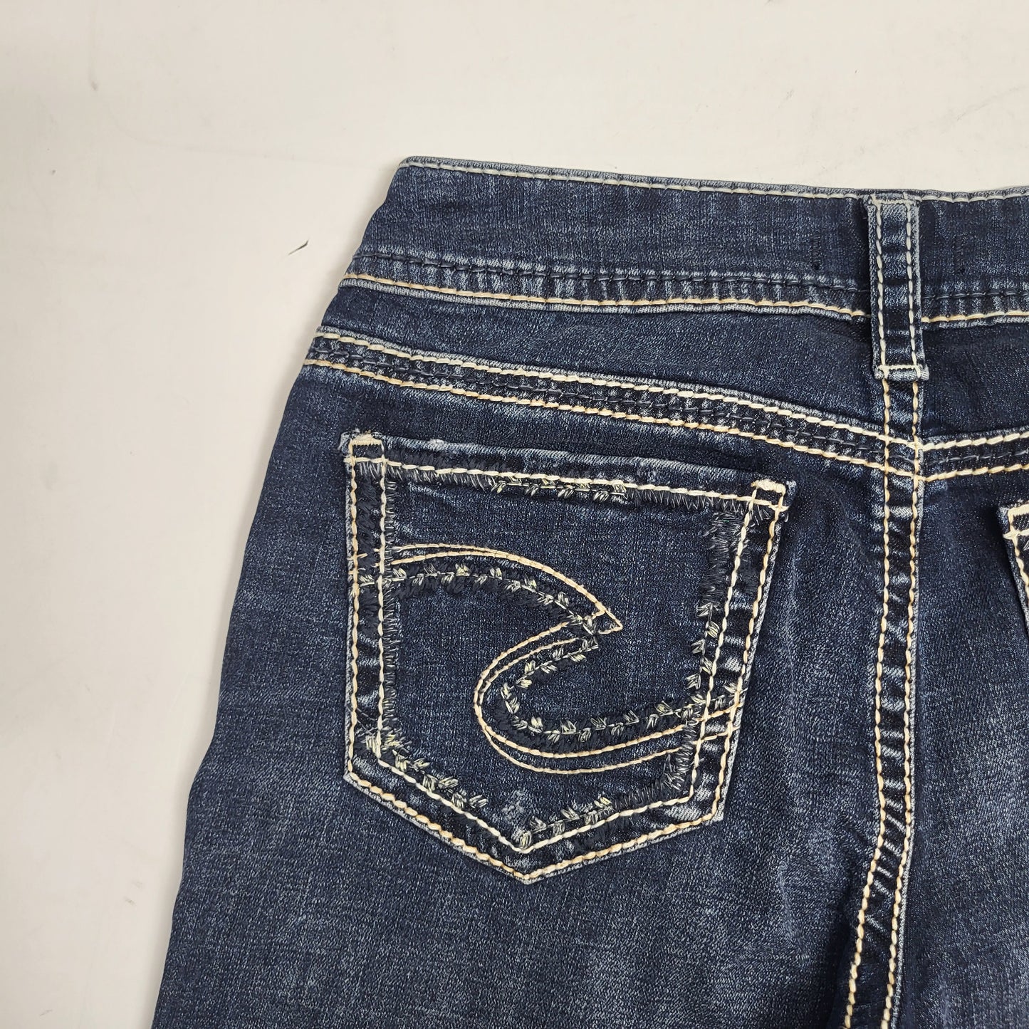SILVER JEANS CO. Suki Curvy Fit Straight Leg 33/32 Indigo L93413SDI349