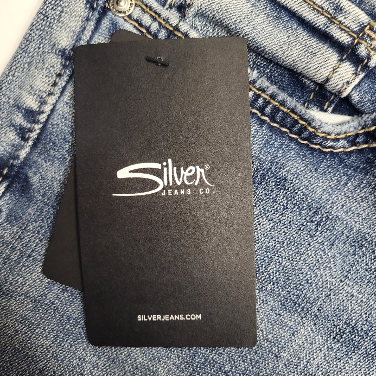 SILVER JEANS CO. Suki Curvy Fit Mid Rise Bootcut 34/33 Light Indigo L93719EDK261