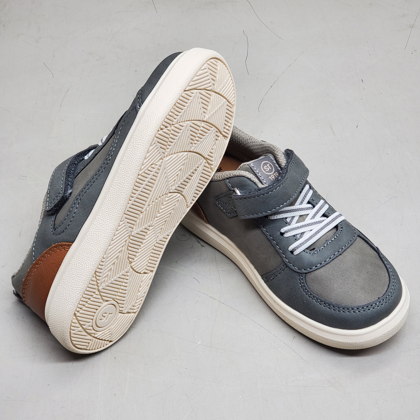 STRIDE RITE 360 Nate Dress Sneaker Shoes Kids SZ 6M Grey KB032101