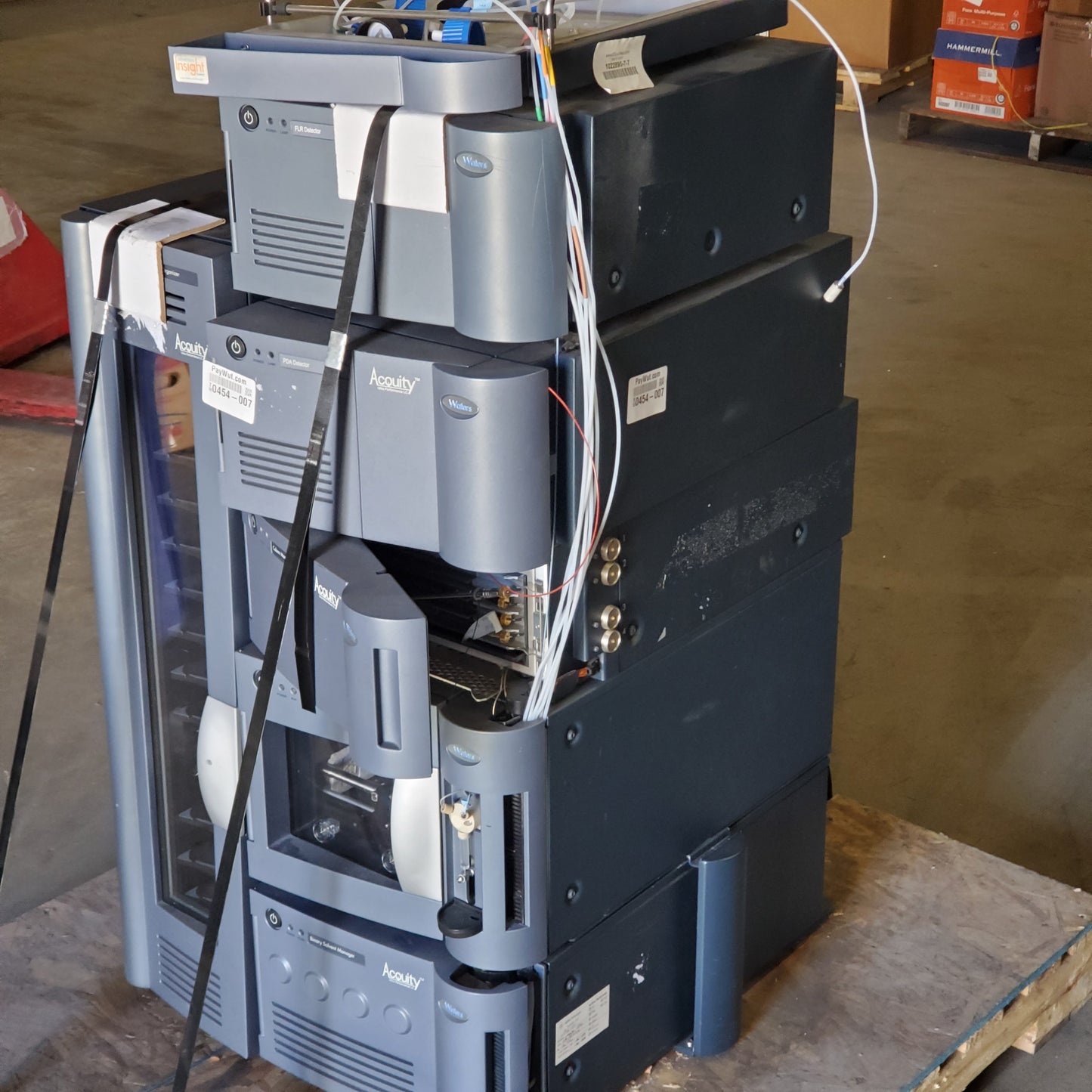 ACQIOTY Ultra Performance LC System W/ Sample Organizer, FLR & PDA Detectors, Column & Sample & Binary Solvent Managers (For Parts Or Not Working)