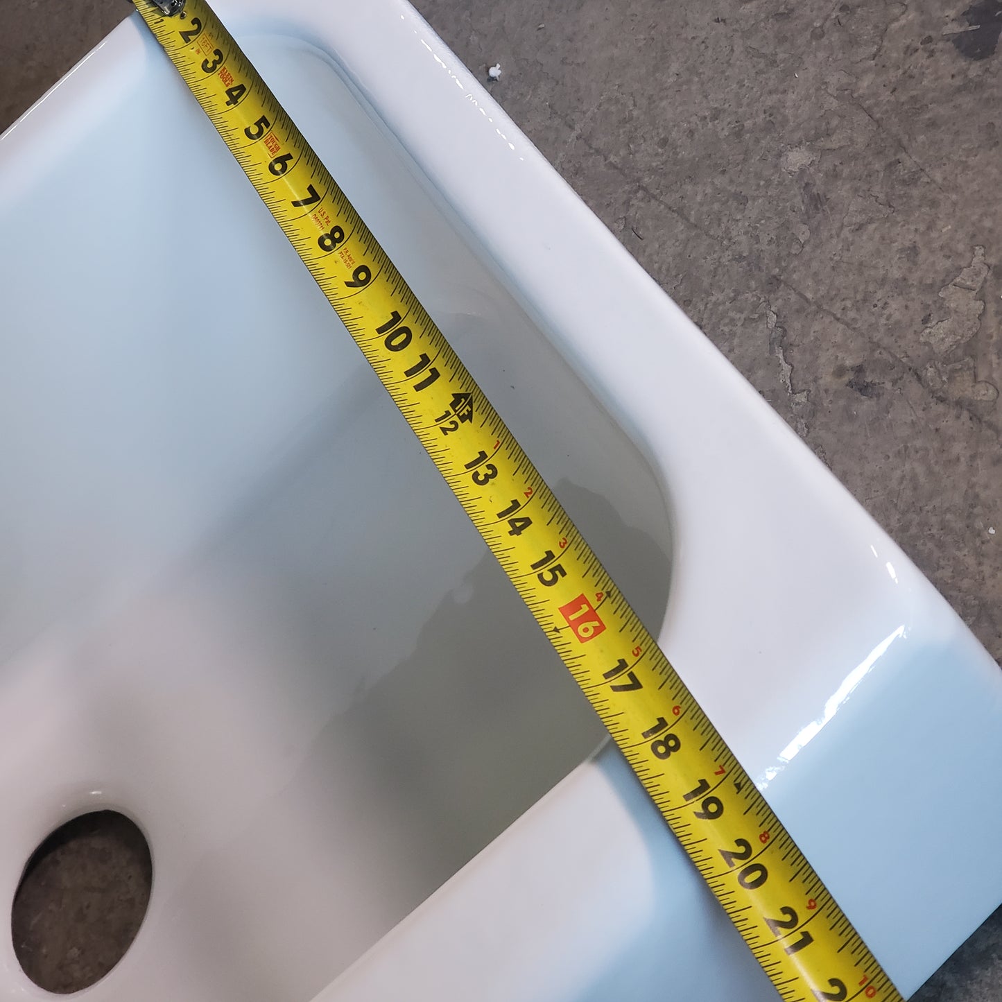 CECO Leilani Single Bowl Farmhouse Undermount Kitchen Sink 33.5" x 20" x 9.5" White 755-UM-FS-20