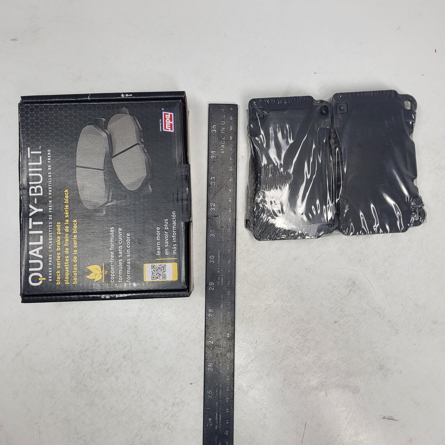 QUALITY-BUILT Ceramic Disc Brake Pad Set Black Front 1003-1001C