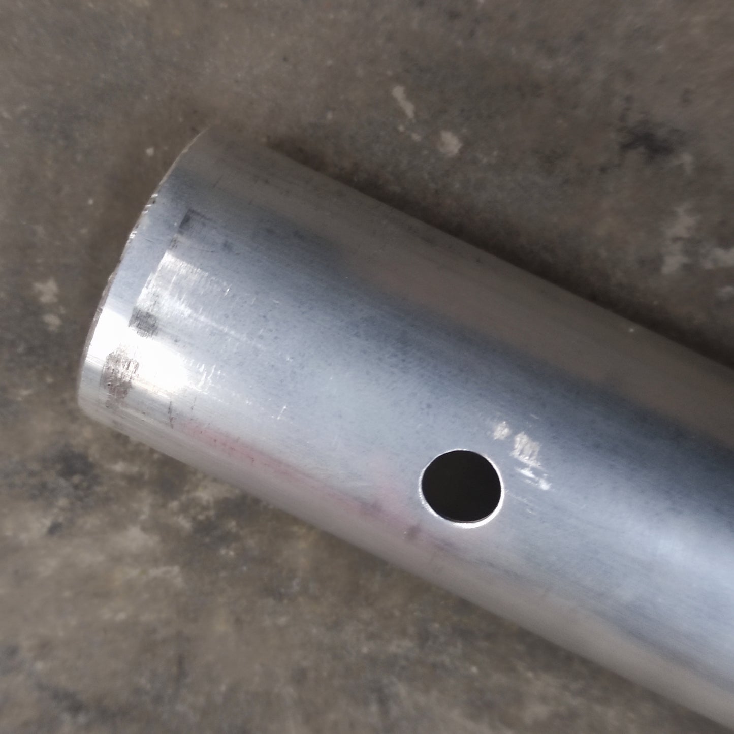 KRAFT TOOL 6' Aluminum Button Handle with Insert - 1-3/4" Diameter CC289