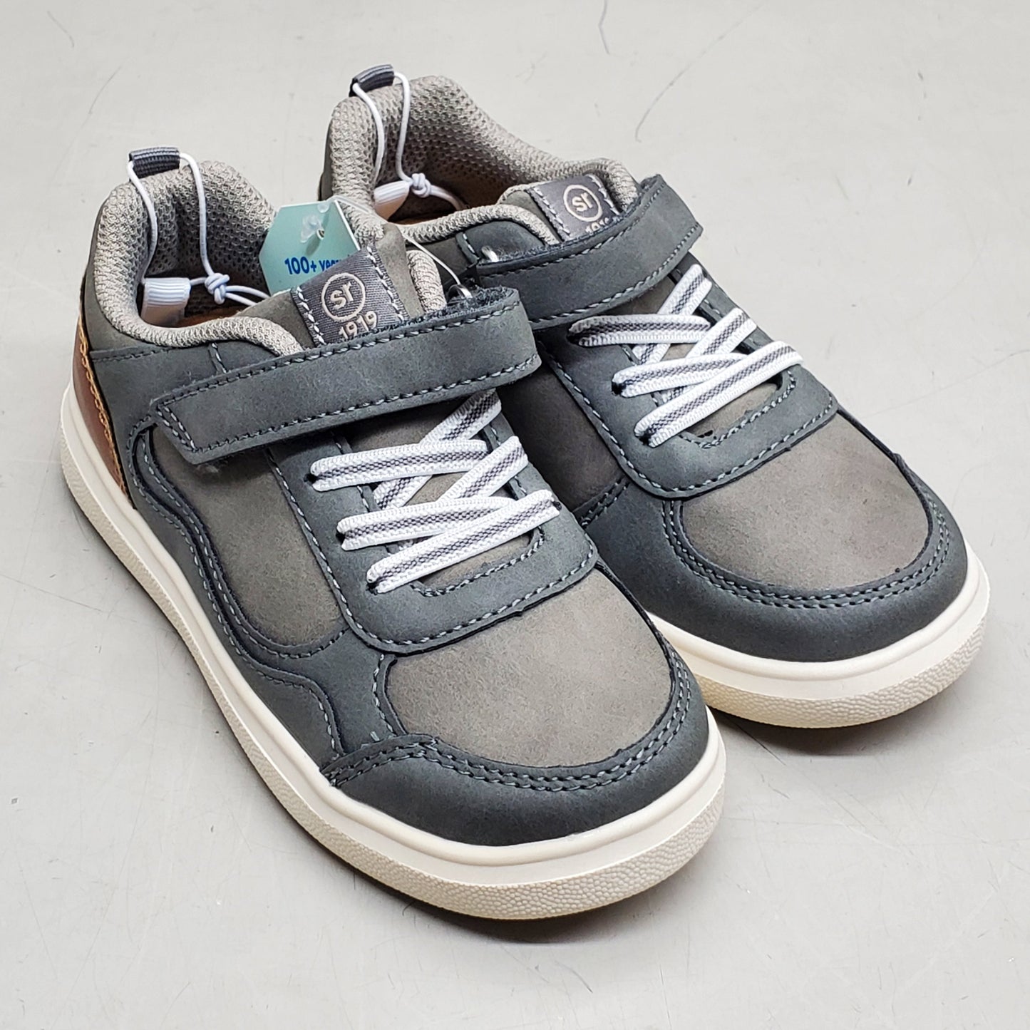 STRIDE RITE 360 Nate Dress Sneaker Shoes Kids SZ 6M Grey KB032101