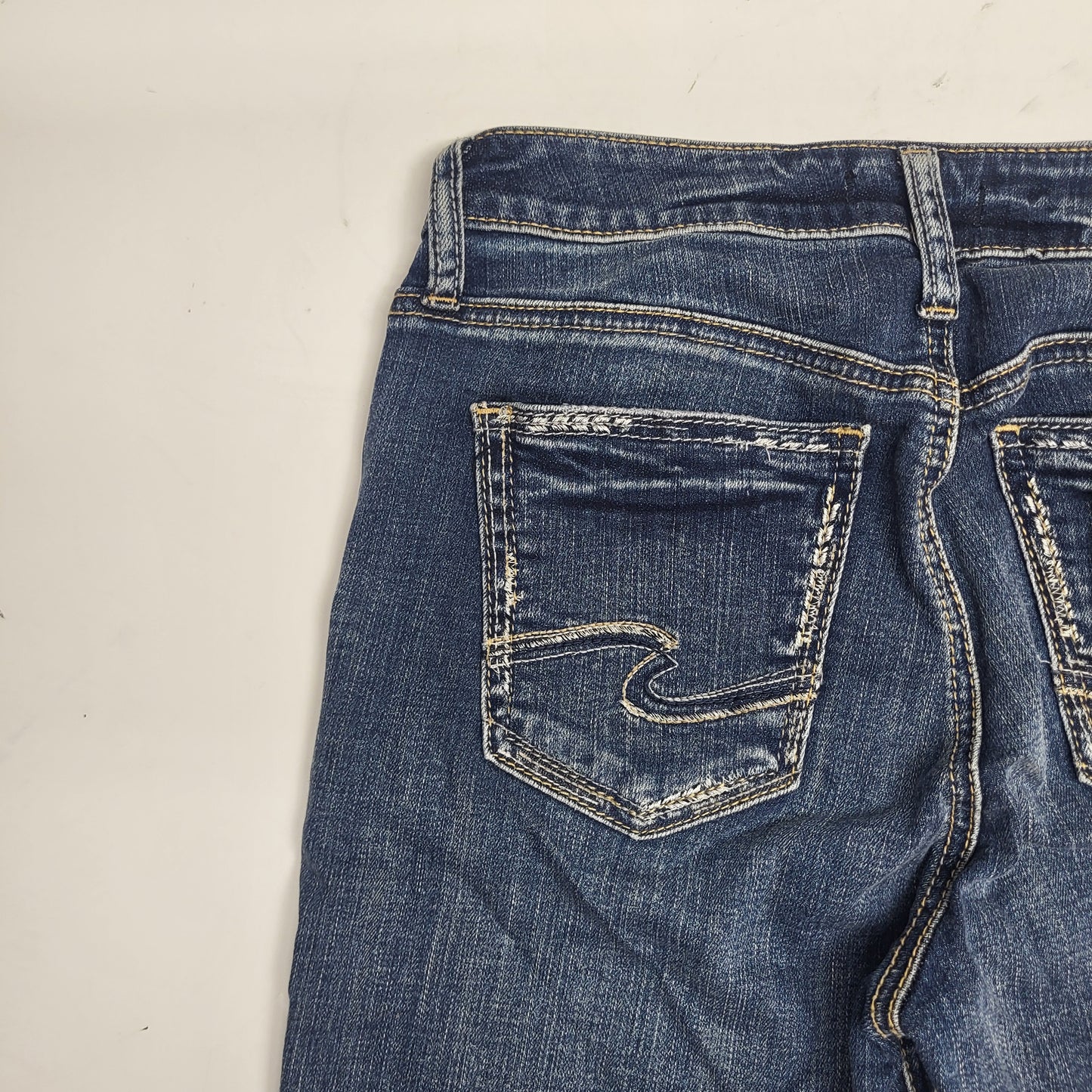 SILVER JEANS CO Suki Curvy Fit Mid Rise Skinny Crop Sz 29 Orlando L43975SCV384