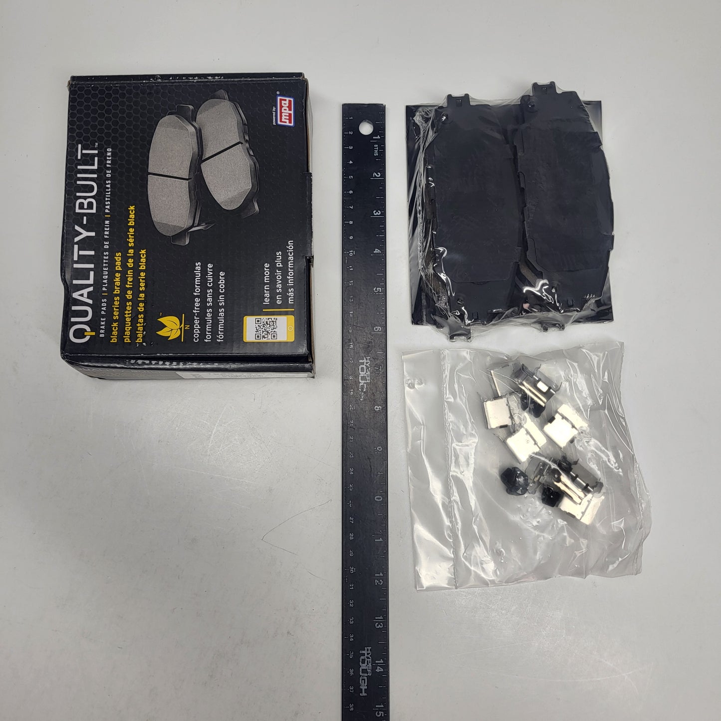 QUALITY-BUILT Ceramic Disc Brake Pad Set Black Front 1003-1211C