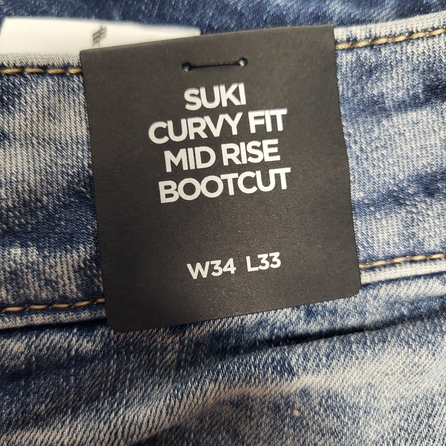 SILVER JEANS CO. Suki Curvy Fit Mid Rise Bootcut 34/33 Light Indigo L93719EDK261