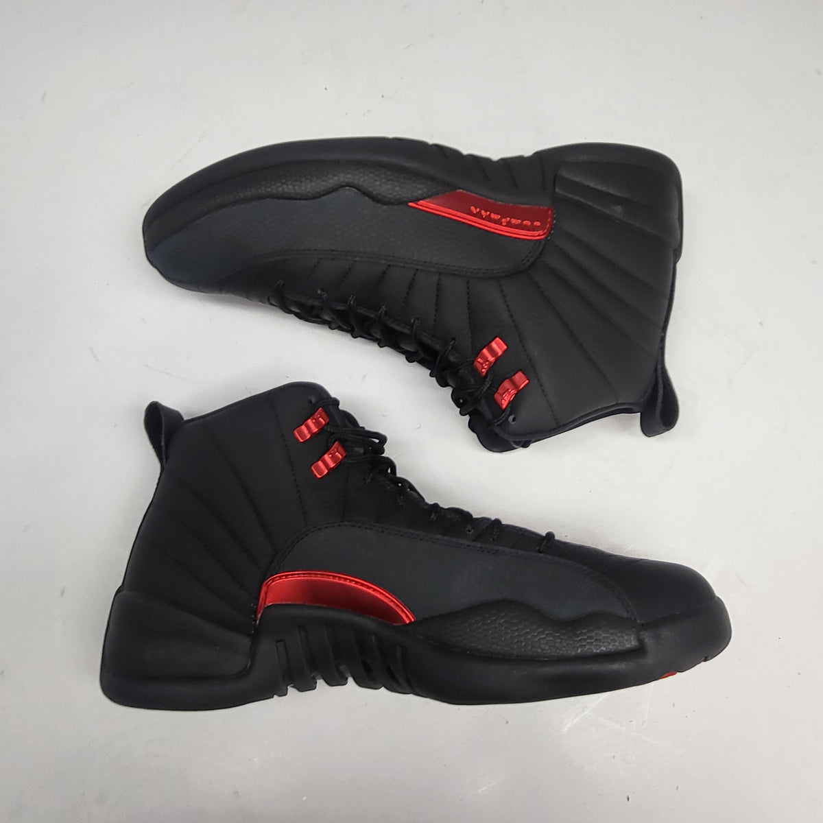 NIKE Air Jordan 12 Retro Bloodline Men's Sz 9.5 Black/Varsity Red CT8013-003