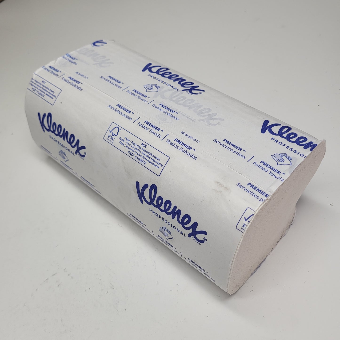 KLEENEX (25 PACK) Professional Premier Folded Towels  120 sheets each White