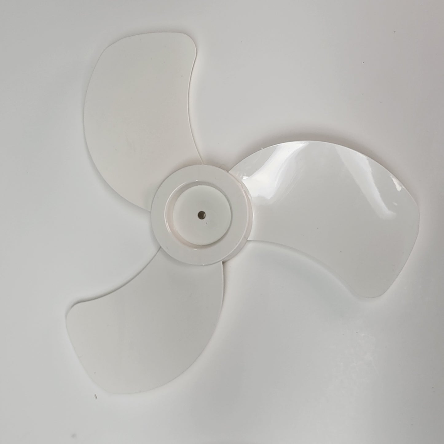 LASKO Oscillating Stand Fan the Blue Plug 16" S16201 (As Is)
