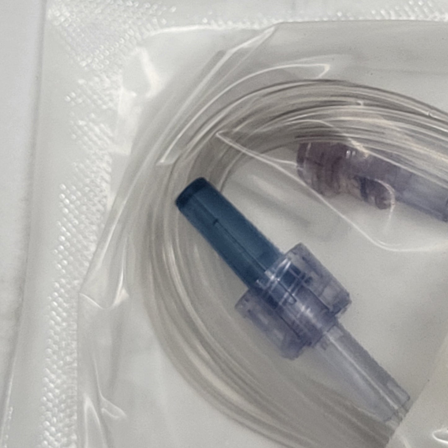 ICU MEDICAL (35 PACK) 1.4ml, Anti-siphon Valve, Clamp, Luer Lock 72" B2038
