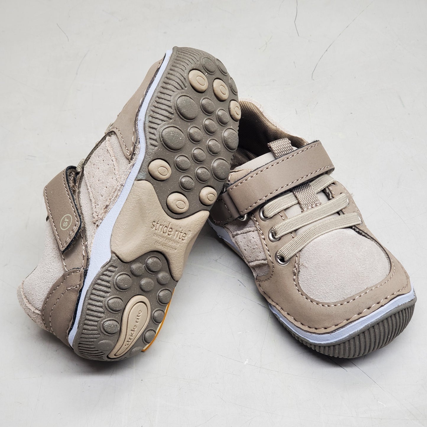 STRIDE RITE SRT Wes Sneaker Shoes Toddler SZ 5W Taupe BB006902