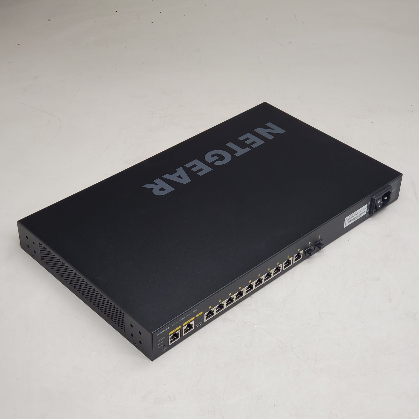 NETGEAR AV Line Managed Gigabit Switch 12 Port M4250-10G2XF-POE++ (Open Box)