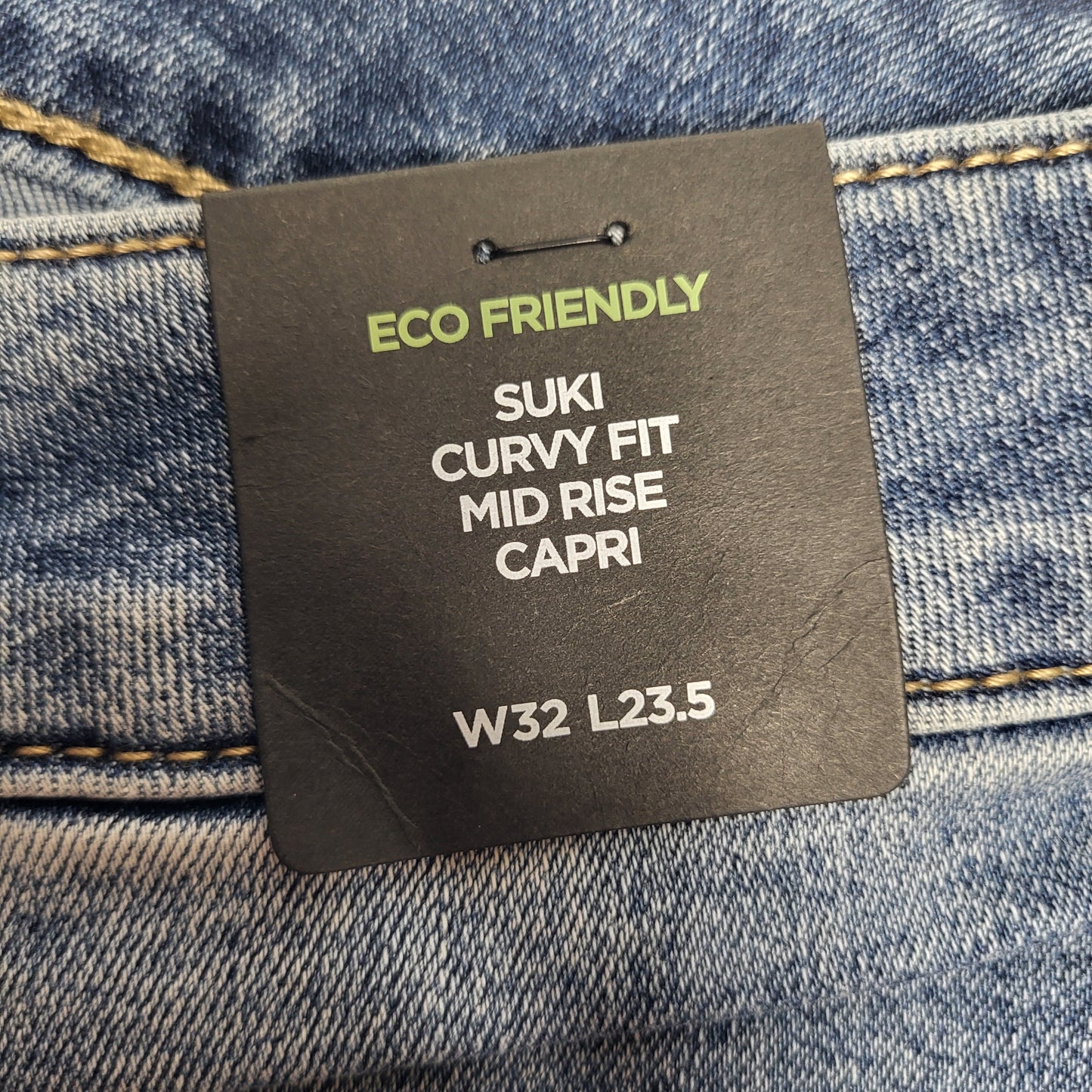 SILVER JEANS CO. Suki Curvy Fit Mid Rise Capri Eco Friendly Sz 32/23.5 Indigo