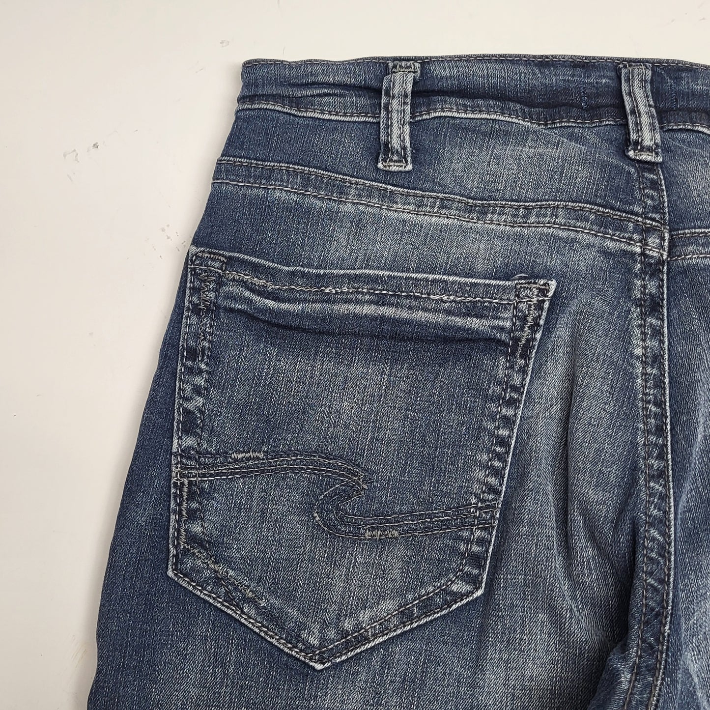 SILVER JEANS CO. Eddie Tapered Leg Eco Friendly Sz 34/30 Indigo M42977RAS396