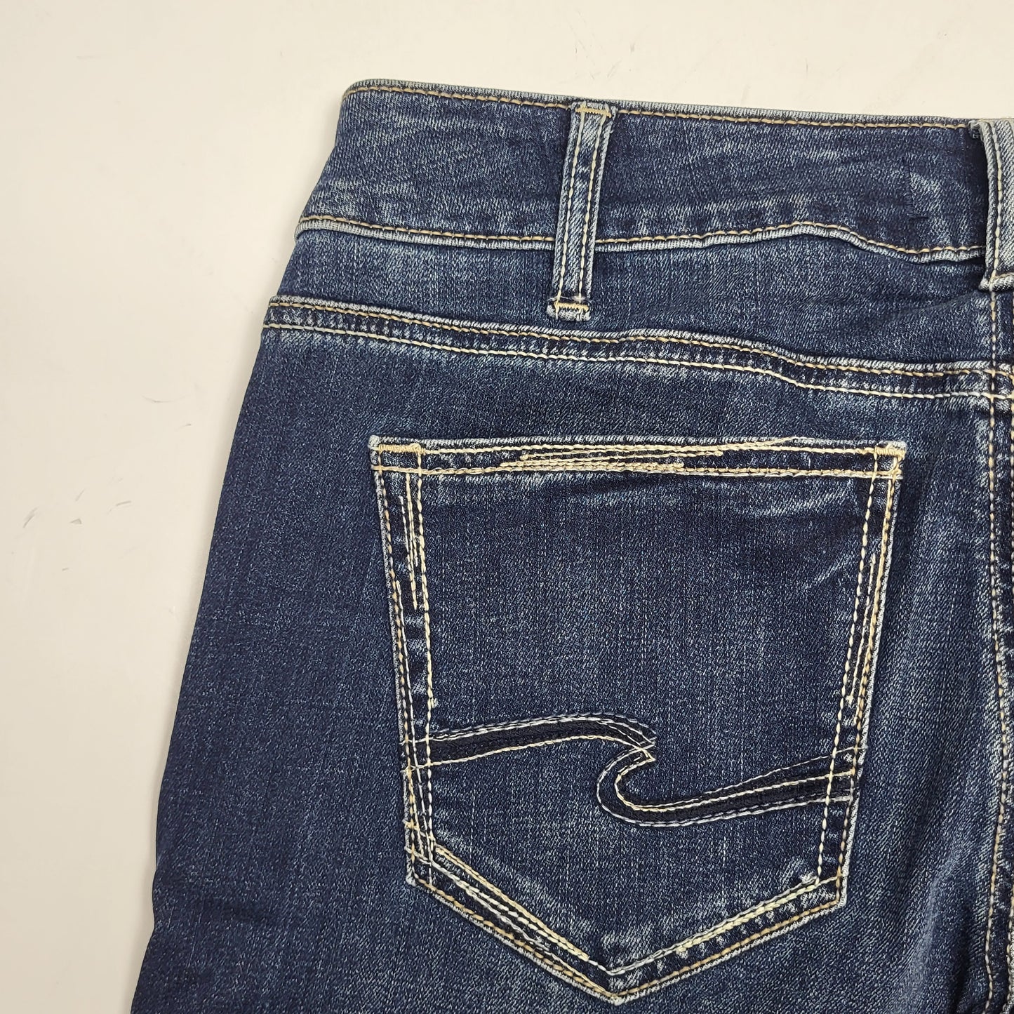 SILVER JEANS CO. Britt Curvy Fit Low Rise Slim Boot Sz 34/31 Indigo L90601CVS337