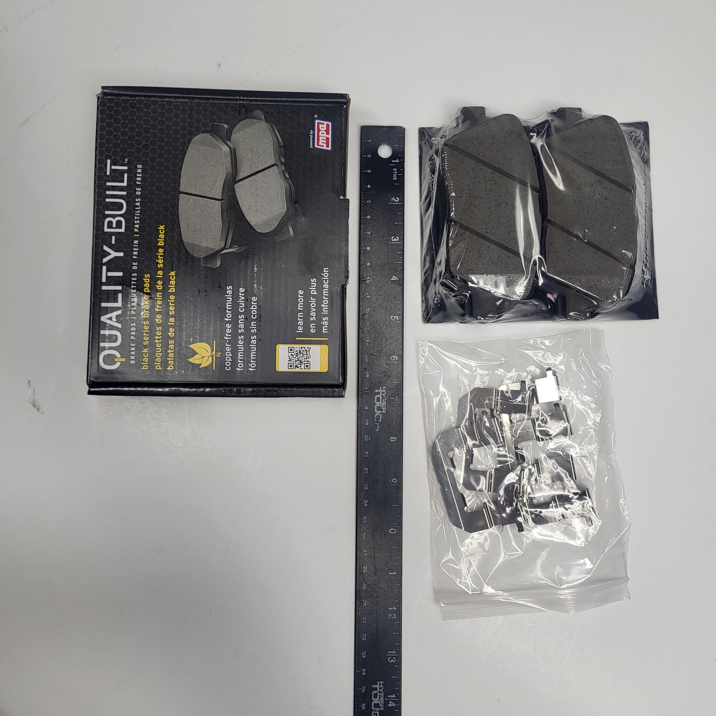 QUALITY-BUILT Ceramic Disc Brake Pad Set Black Front 1003-1432C