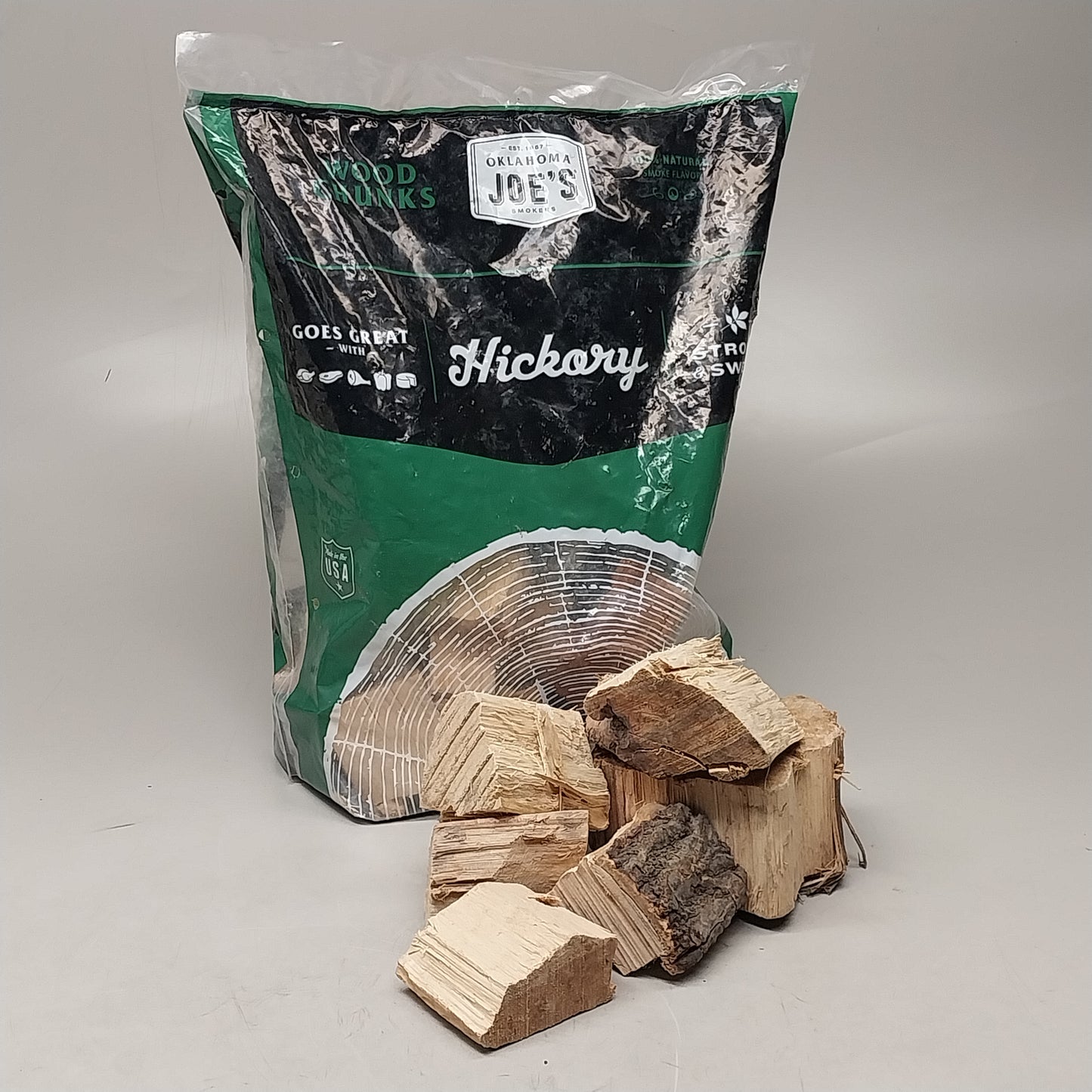 OKLAHOMA JOE'S All Natural Wood Chunks Hickory Smoking Chips 560 Cu In 8011466