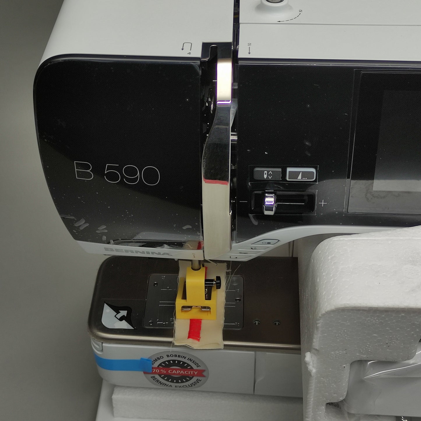 BERNINA SEWING MACHINE B590 Sewing, Quilting & Embroidery Machine