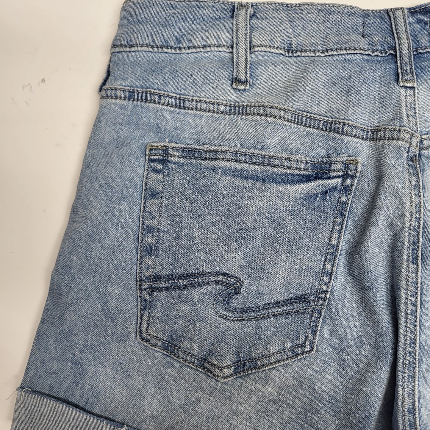 SILVER JEANS CO. Boyfriend Short Eco-Friendly Sz 32/4 Indigo L53623EAF172