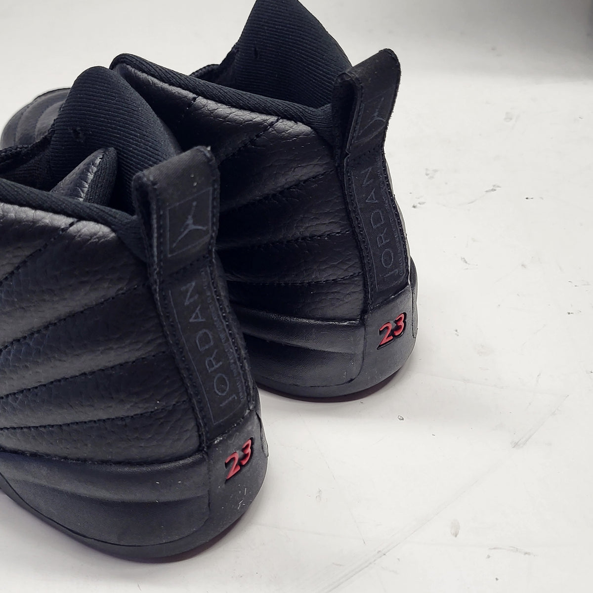 NIKE Jordan 12 Retro Bloodline Kids Sz 2Y Black/Varsity Red 151186 003