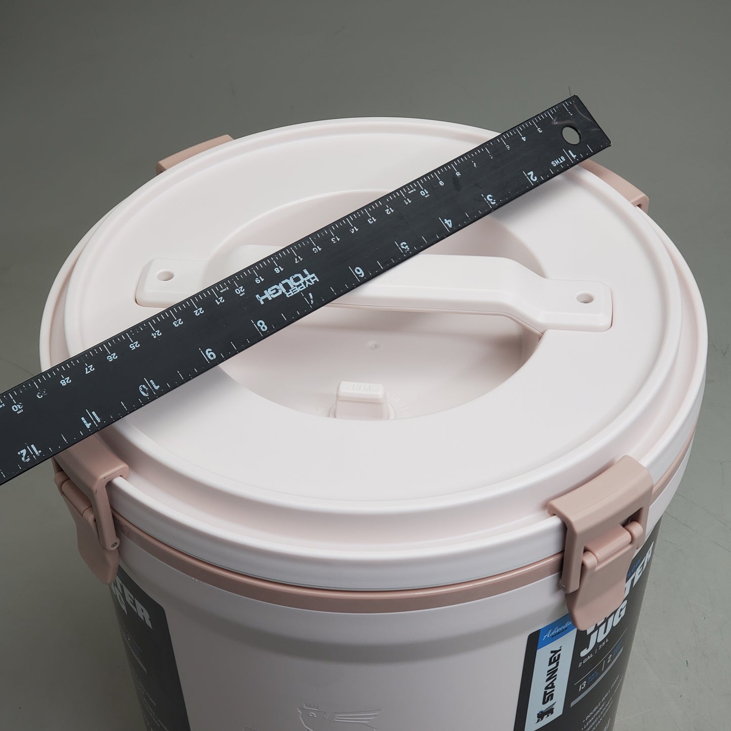 STANLEY Fast Flow Water Jug Dispenser Insulated Beverage Cooler 2 Gal Rose Quartz 10-01938-157