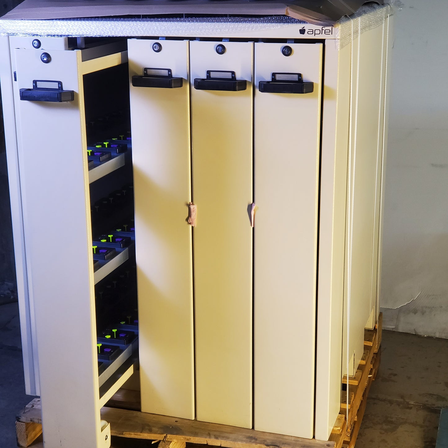 APFEL Vertical Storage Locking Cabinet 5 Drawer W/ Extra Shelves 41"Wx41"Dx49"H Tan