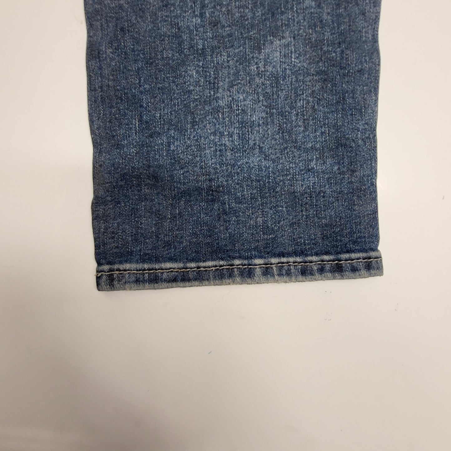 SILVER JEANS CO Suki Curvy Mid Rise Capri Women's Sz 33/23.5 L4396EPX224