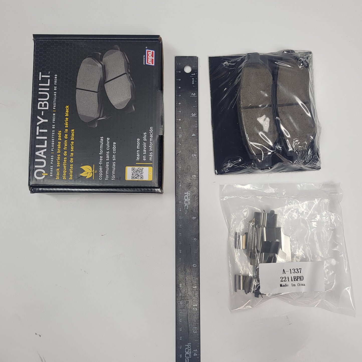 QUALITY-BUILT Ceramic Disc Brake Pad Set Black Rear 1003-1337C