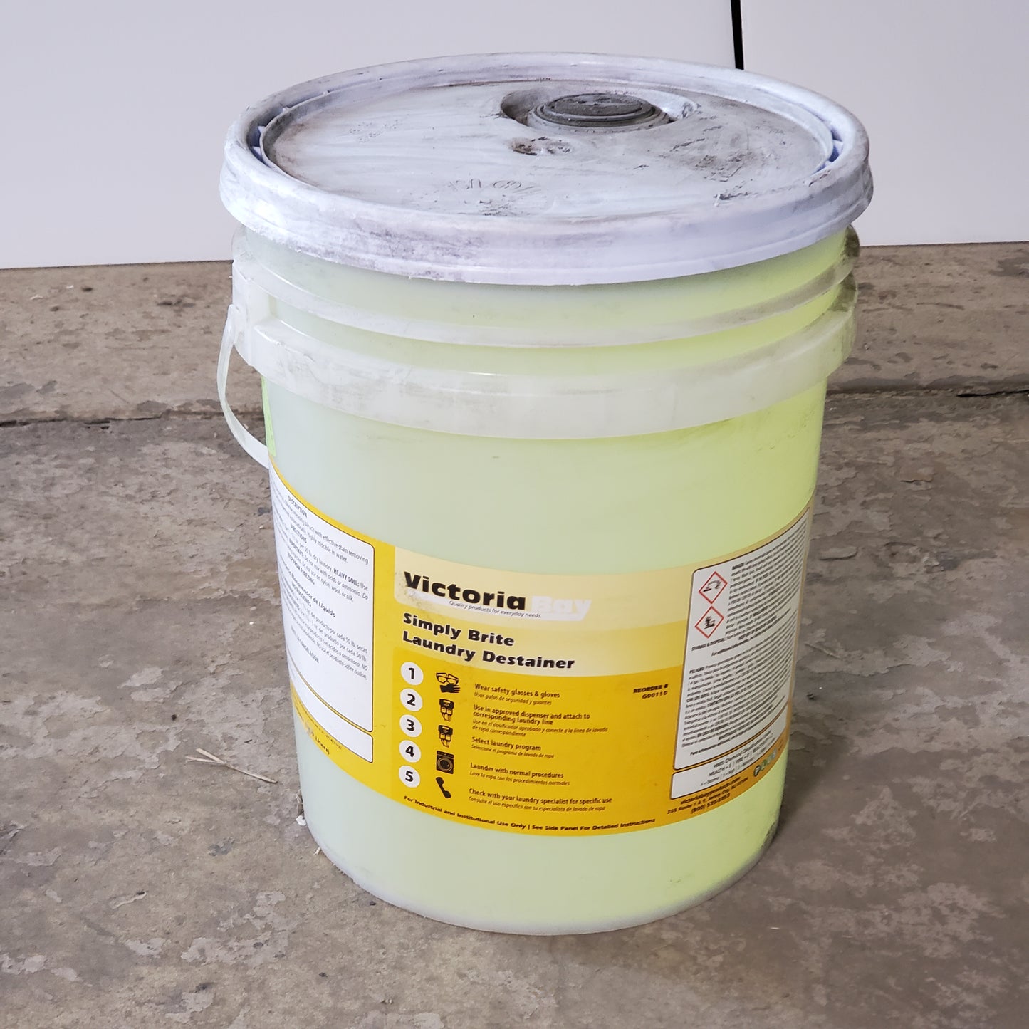 VICTORIA BAY (5 GALLONS) Simply Brite Laundry Destainer G00110