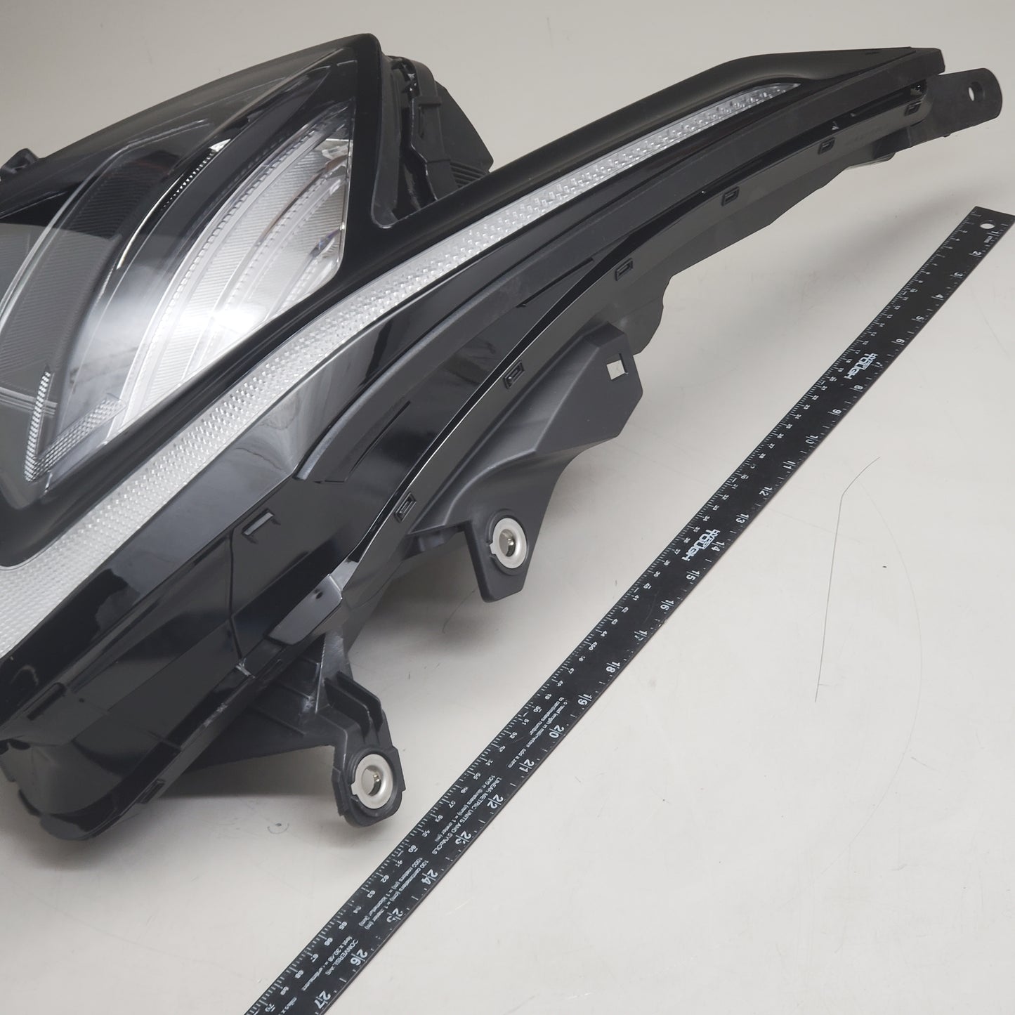 KIA Genuine Right Hand Lamp Headlight Sportage 2023-24 92102-DW000