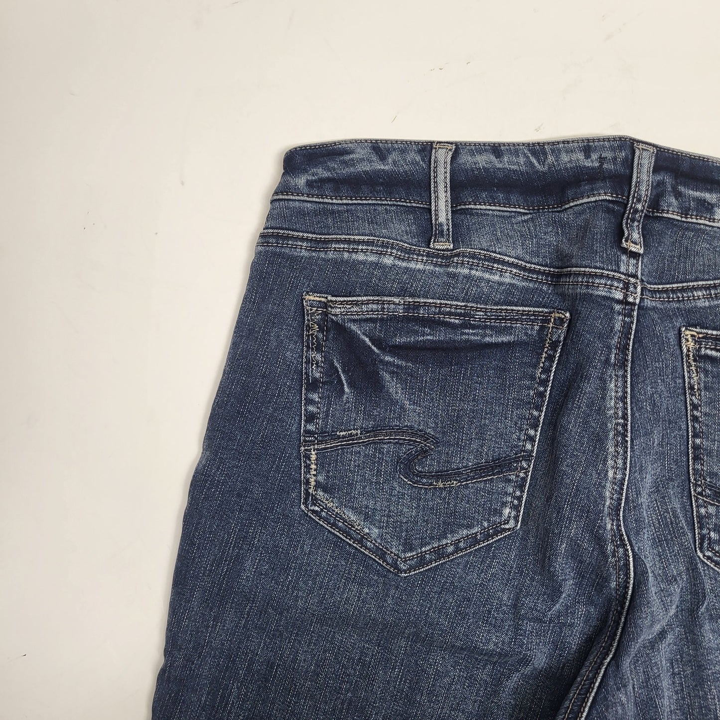 SILVER JEANS CO. Elyse Mid Rise Straight Leg 30th Anniversary Sz 33/31 Indigo