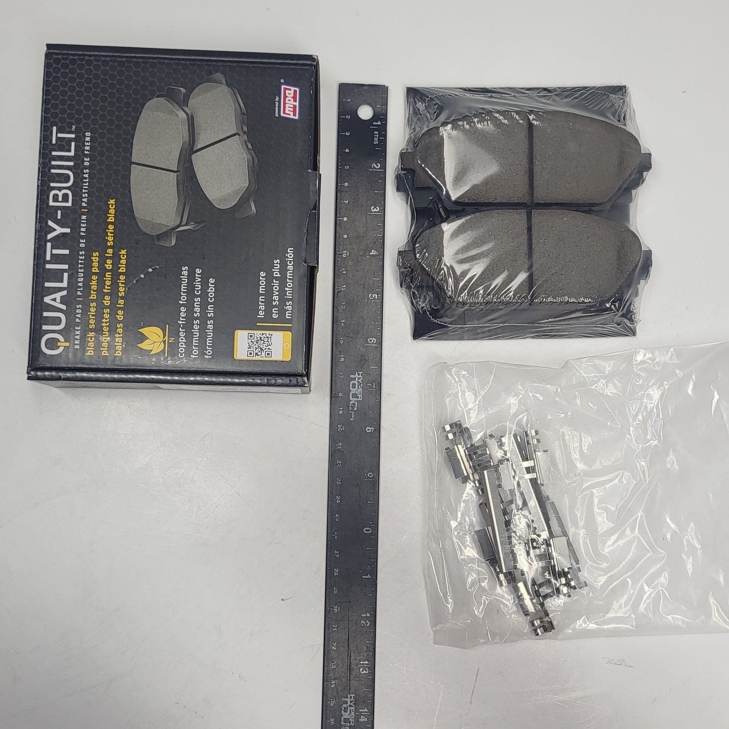 QUALITY-BUILT Ceramic Disc Brake Pad Set Black Front 1003-1728C