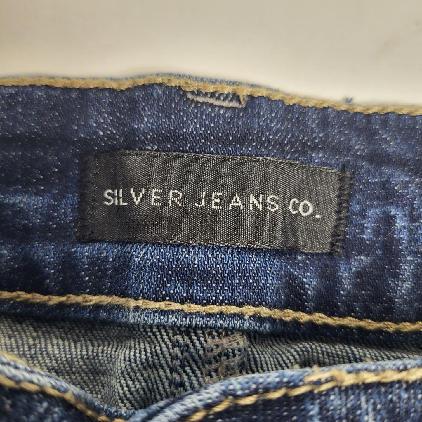 SILVER JEANS CO Suki Curvy Fit Mid Rise Skinny Crop Sz 25 Orlando L43975SCV384
