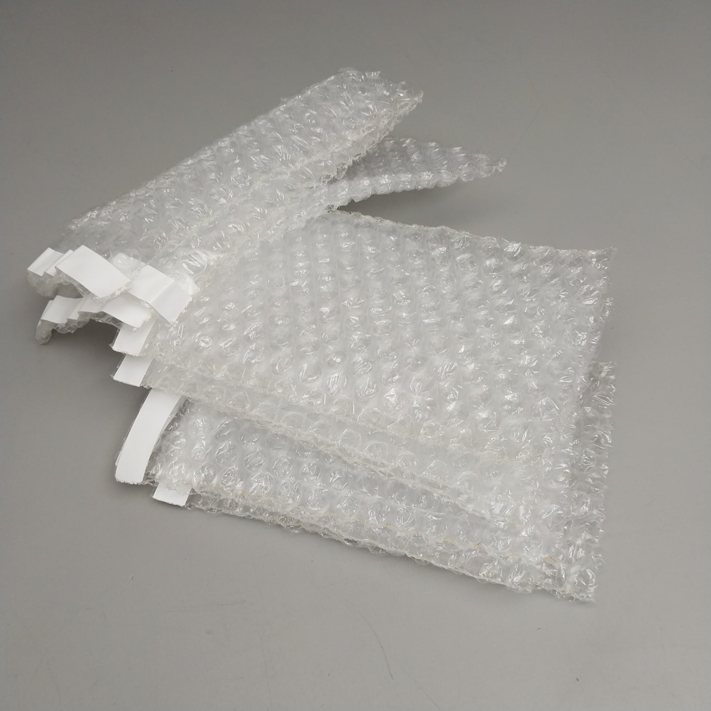 POLYAIR (1500 PACK) Bubble Pouches Lip & Tape Neatly Stacked EZ4X5.5NS