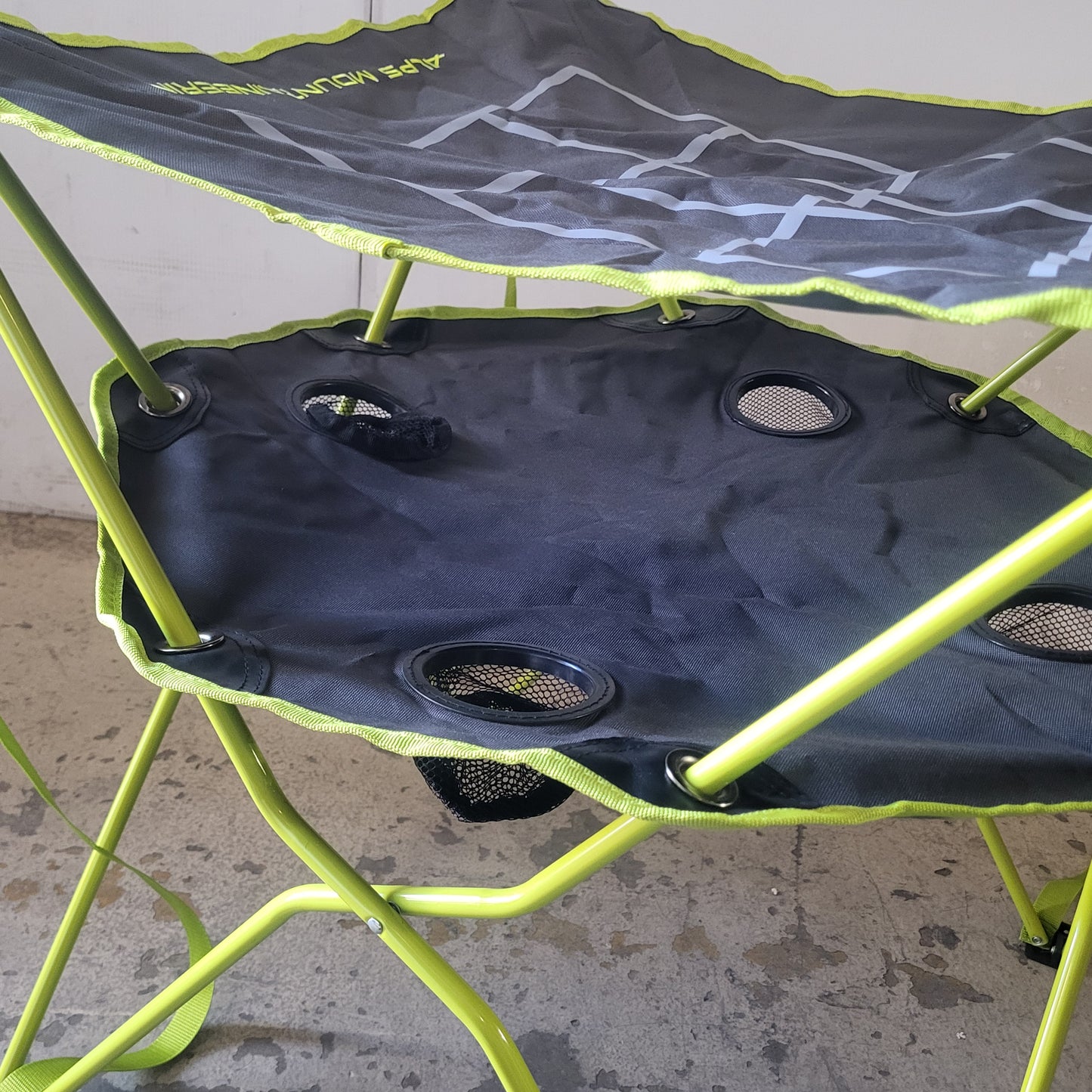 ALPS MOUNTAINEERING Eclipse Foldable Game Pieces Tic Tac Toe Table  27"X27"X26"