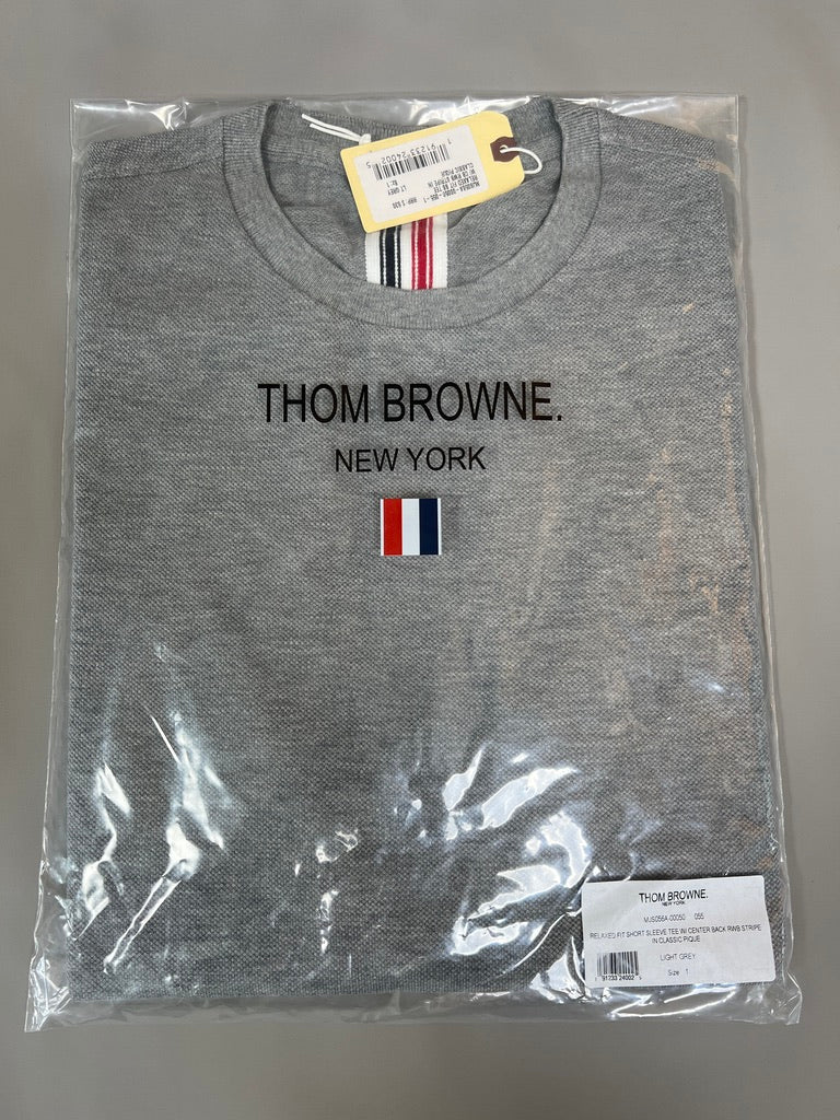 THOM BROWNE New York Relaxed Fit SS Tee w/ CB RWB Stripe in Classic Pique Light Grey Size 1 (New)