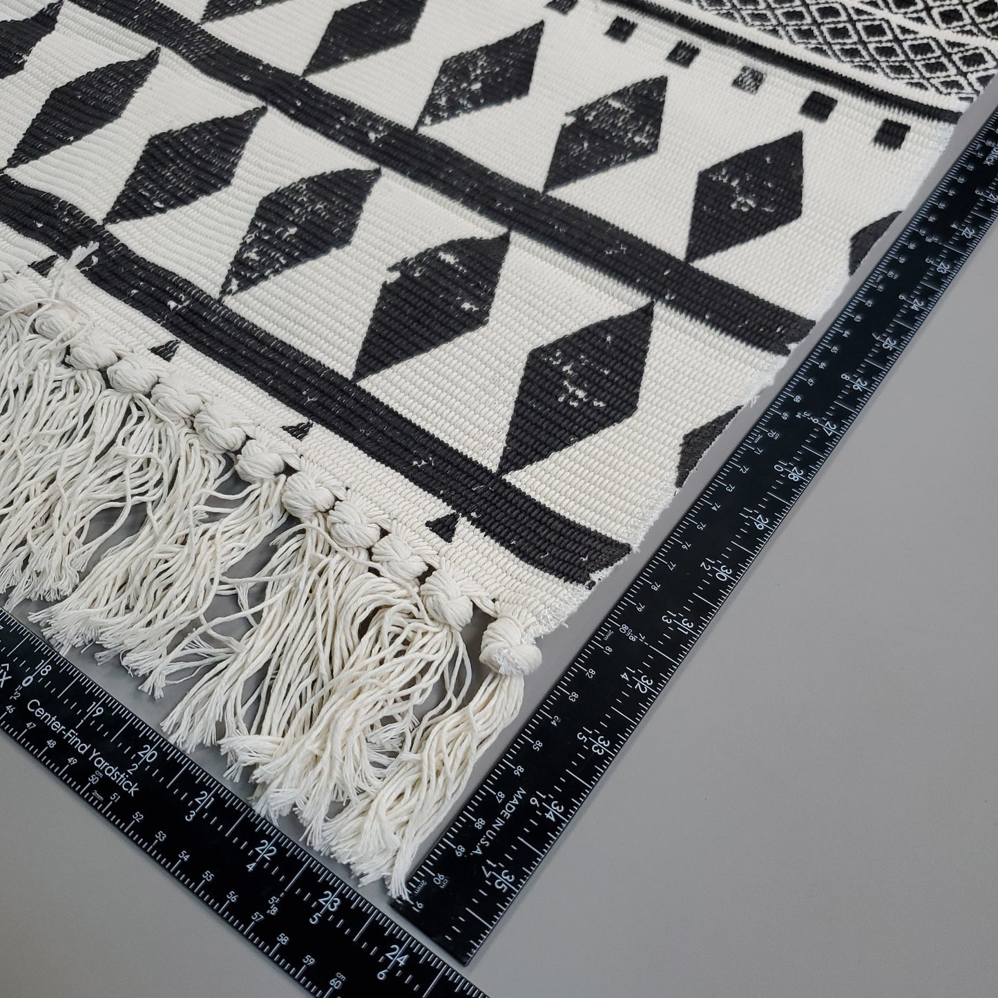 USTIDE Cotton Tassel Kilim Carpet Indian Hand Woven Braided Rug 2'x4'3" Black/Cream (New)