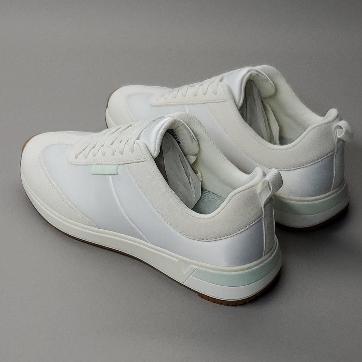 VIONIC Breilyn Satin Sneaker Shoe Women's Sz 6.5 M Beige/White (New)