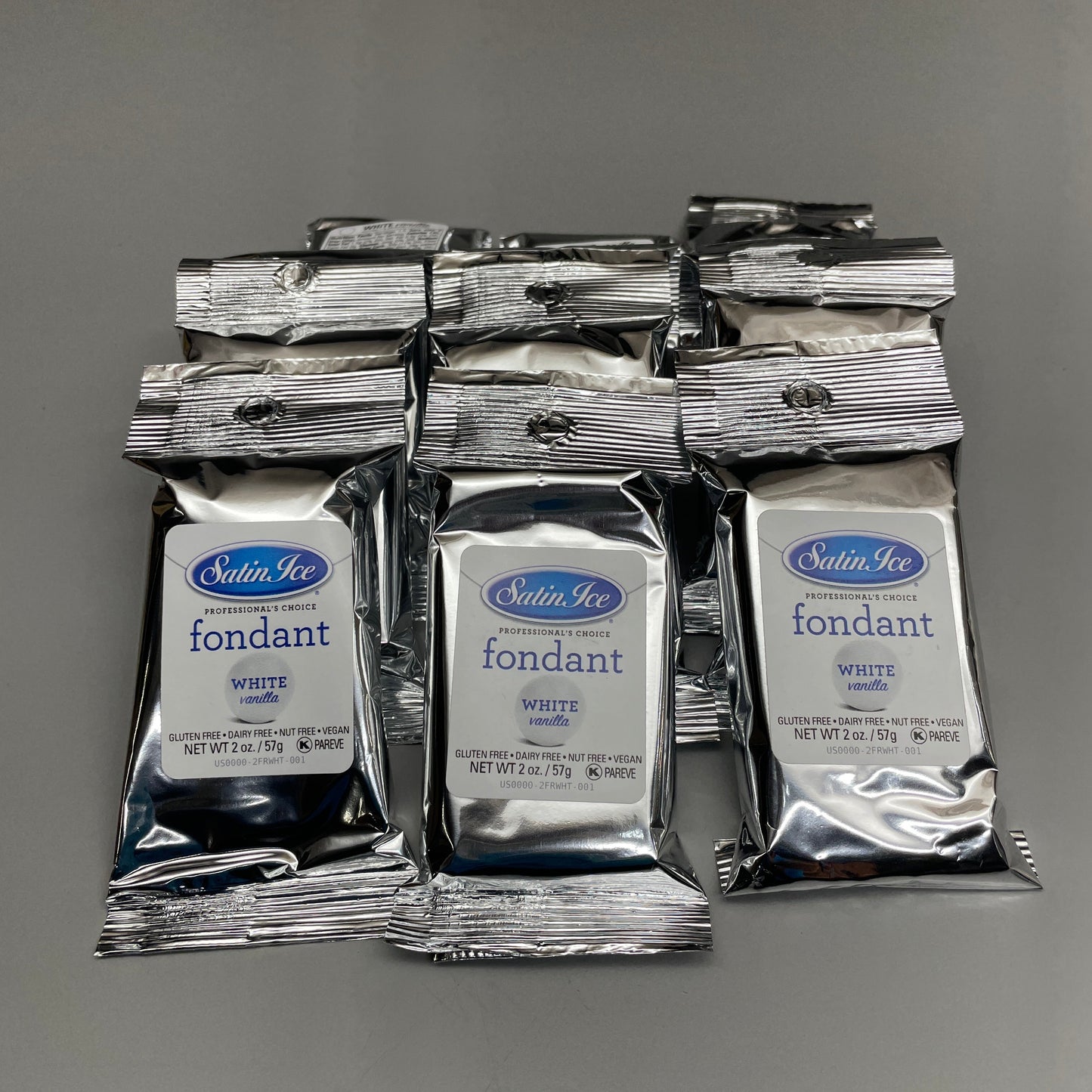 ZA@ SATIN FINE FOODS Satin Ice Fondant White Vanilla 20 x 2 oz Packets of Fondant Best By 07/2024 (New) A