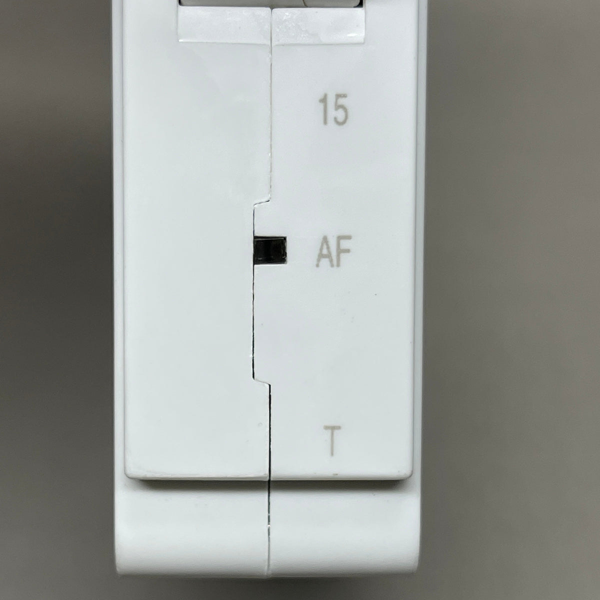 LEVITON 15A 1-Pole Plug-In Circuit Breaker & AFCI White 201-LB115-AFT (New)