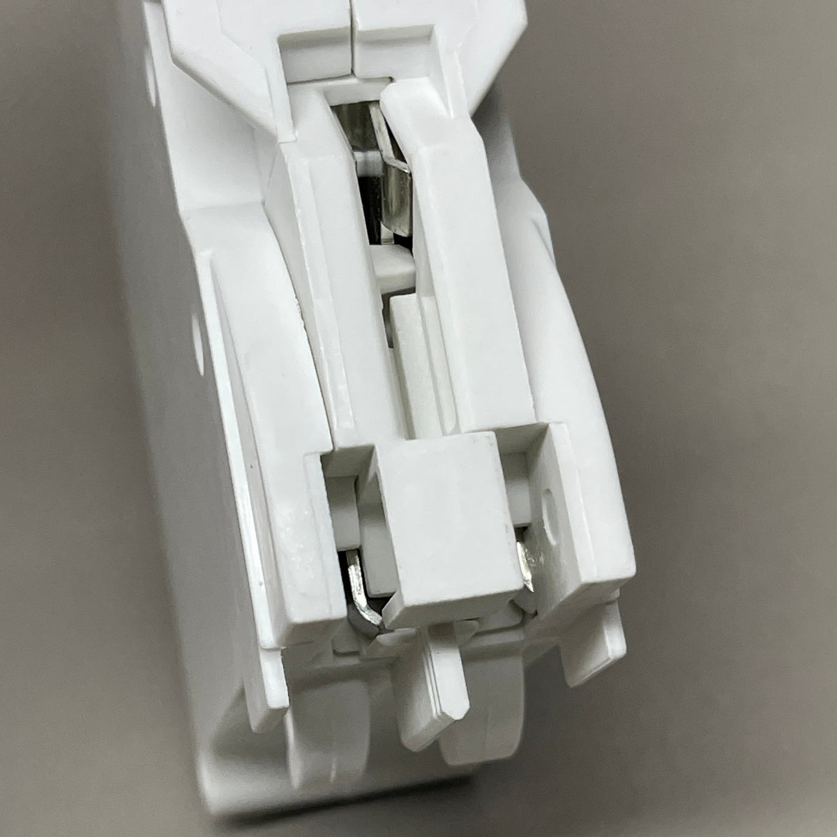 LEVITON 15A 1-Pole Plug-In Circuit Breaker & AFCI White 201-LB115-AFT (New)