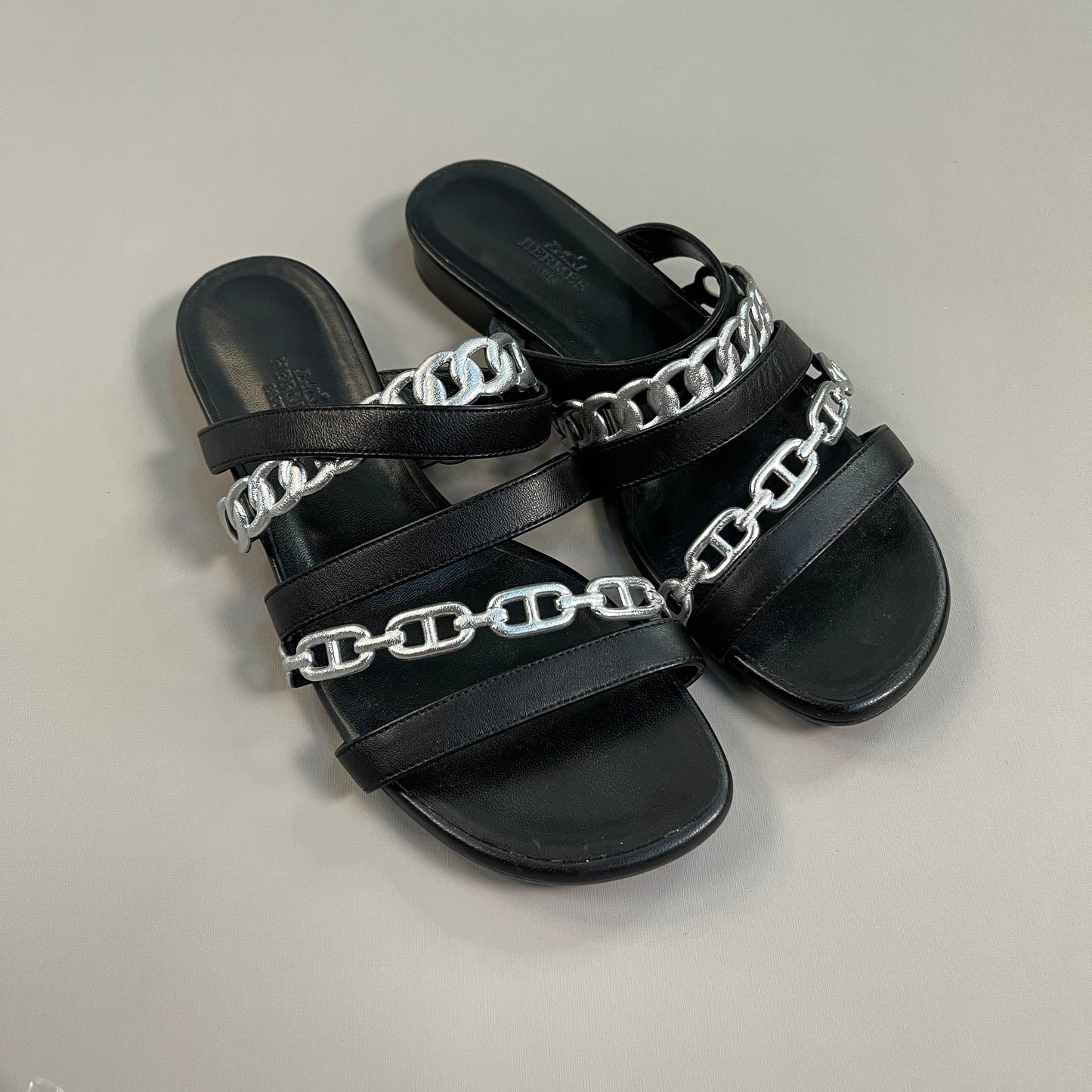 HERMES Leather Chaine d'Ancre Sandals Women's Sz 37 / US ~7 Black / Silver (Pre-Owned)