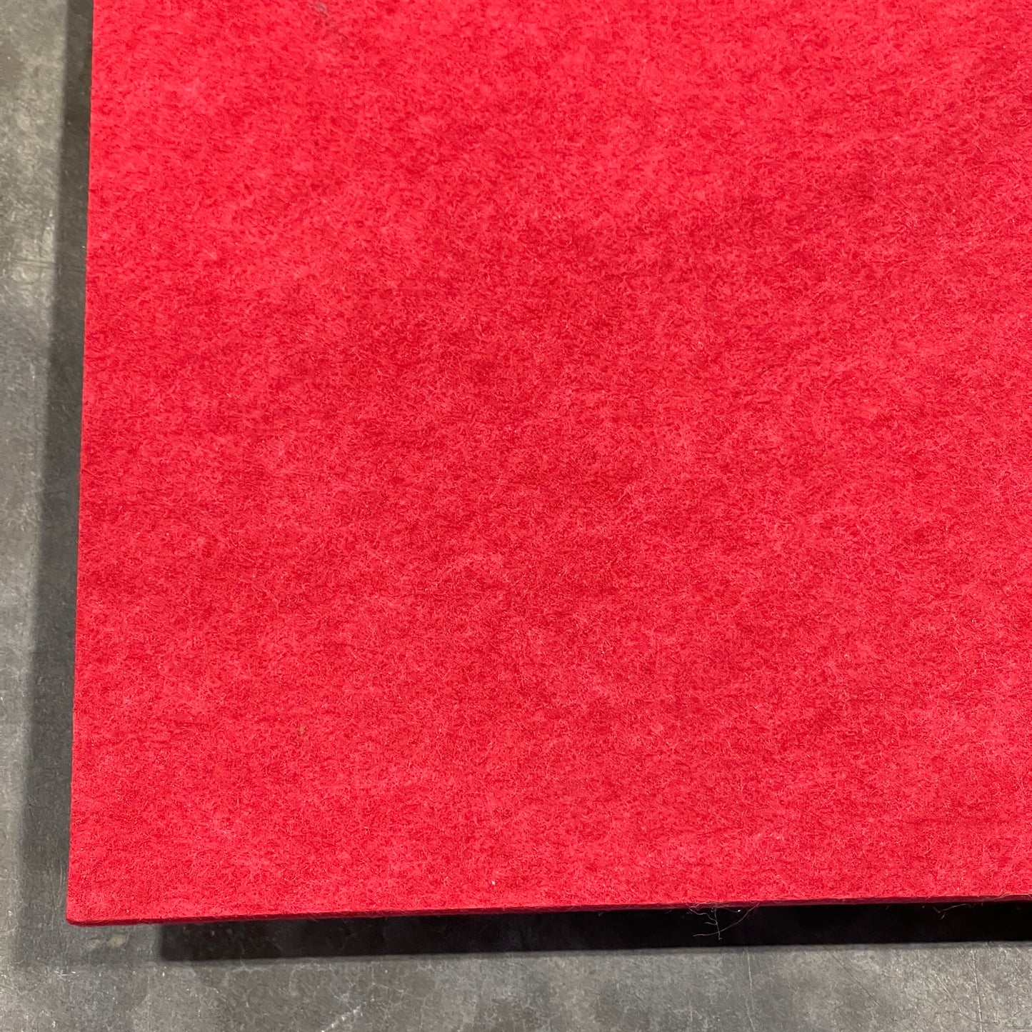 3FORM Sola Felt Sound-Absorbing Panels 3/16" X 48.4" X 96.4" Inactive Ruby (New)