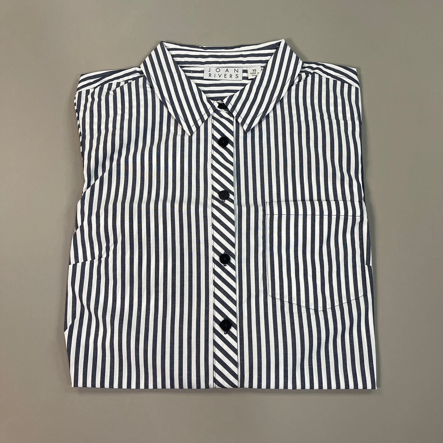 JOAN RIVERS Button Front Shirt w/ Tulie Back Detail Women's Sz XS White, Dk Blue (New)