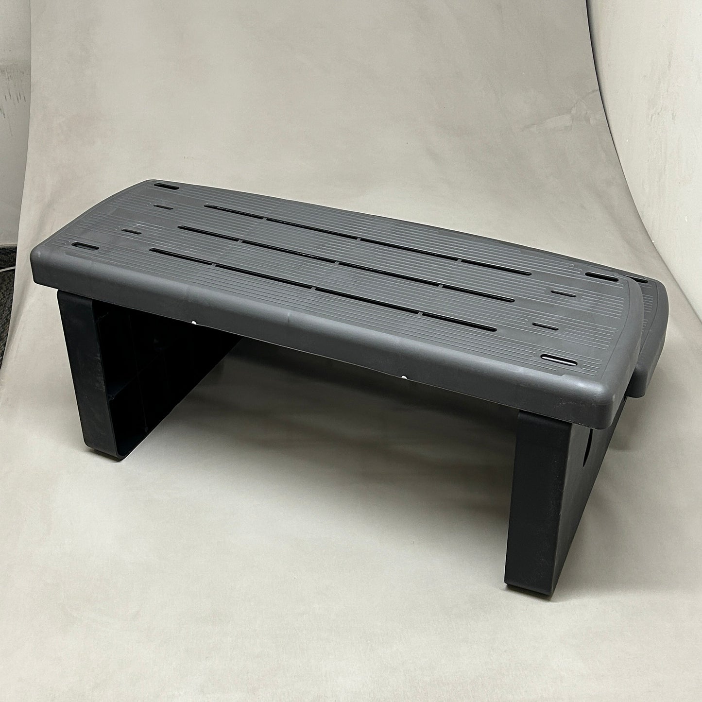 ZA@ WATERWAY Spa Steps Spa Stepping Stool Graphite 535-2209-GPH (New) G