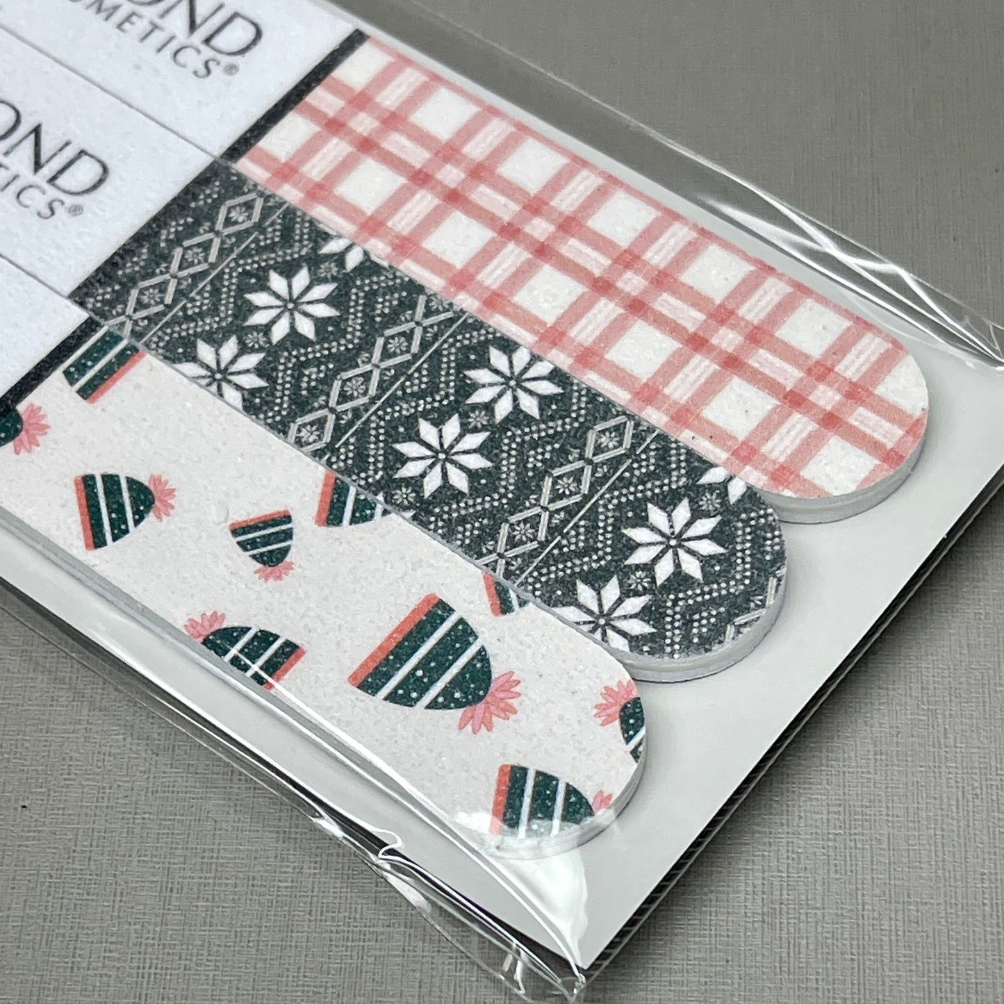 ZA@ DIAMOND COSMETICS 48 Packs of 3! Holiday Nail Files Multiple Prints 85386DT (New) A