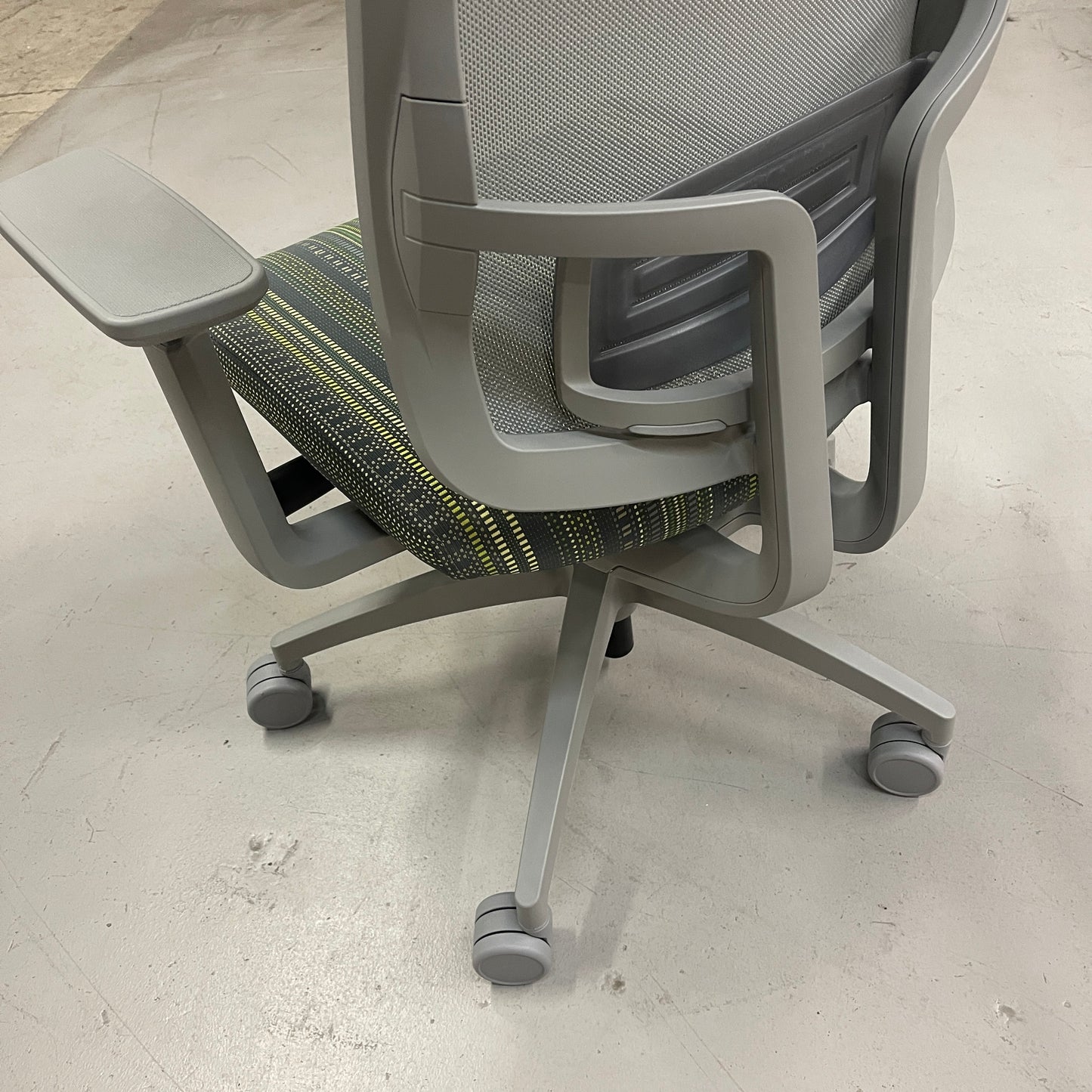 SITONIT Seating Rolling High Back Height Adjustable Office Chair Focus 2.0 Greenlight Pattern (New)