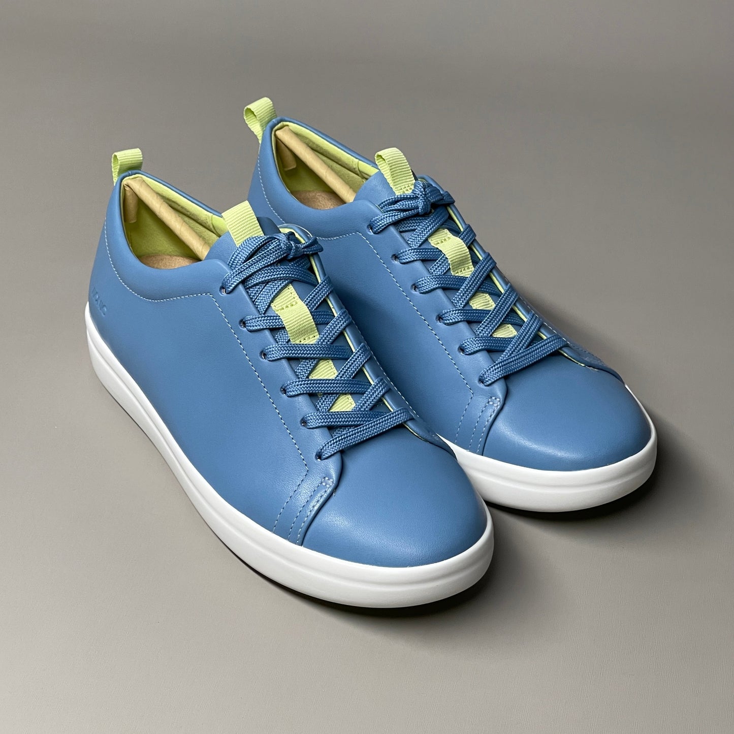 VIONIC Paisley Leather Shoe Women's SZ 6 Sky Blue (New)
